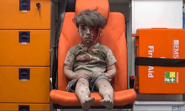 Le père d&rsquo;Omran: «Mon fils va très bien, merci!»