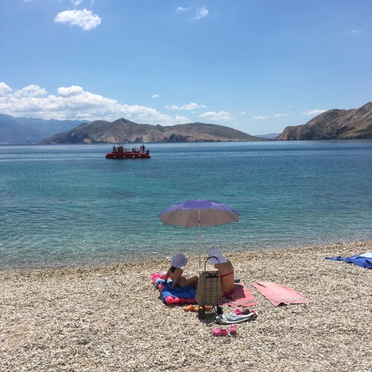 Le plongeon dans la langue de l’Adriatique: un joyeux voyage (sretan put)