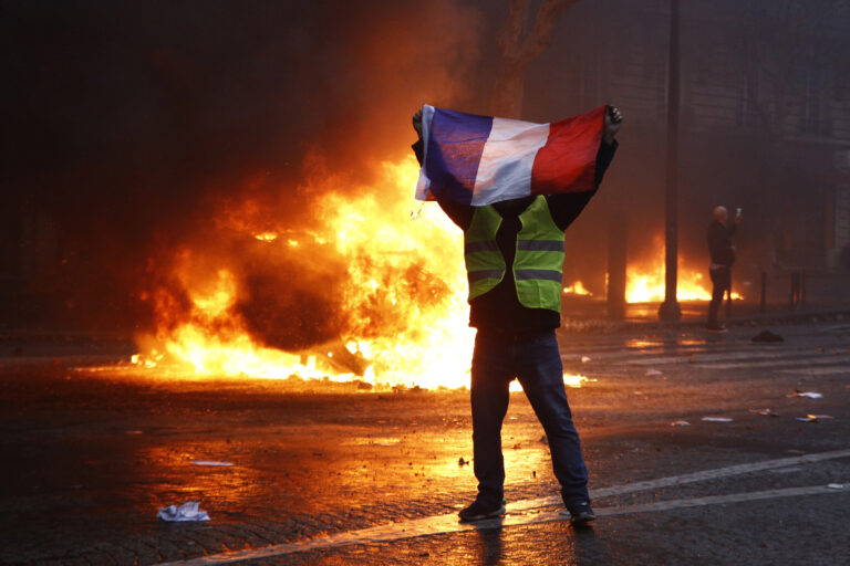 La révolte d’octobre 2026 du peuple français. « Qui aurait pu prédire ? »